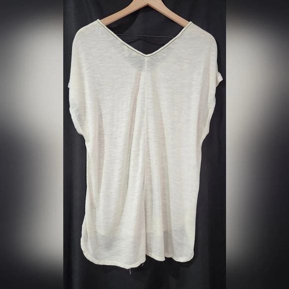 Guess Womens Wings Print T-Shirt Size M Ivory Double V Sleeveless Flowy Biker - Picture 7 of 13
